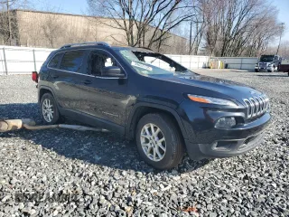 2015 Jeep Cherokee Latitude with VIN 1C4PJMCB0FW768017, listed as a Copart auction lot 49658105 with Not Provided miles and Clean Title. Bid and sale history available at DreamBid. Image 4.