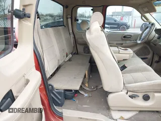 2001 Ford F-150 XL z VIN 1FTRX17W61NA63398, wystawiony jako IAAI lot #41882852 z przebiegiem 179 573 mil mil oraz . Historia ofert i sprzedaży dostępna na DreamBid. Obrazek 8.