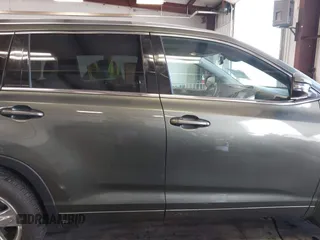 2019 Toyota Highlander Limited with VIN 5TDDZRFH3KS917491, listed as a IAAI auction lot 42602597 with 101,034 mi miles and . Bid and sale history available at DreamBid. Image 13.