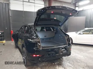 2024 Porsche Cayenne S с VIN WP1AL2AY3RDA32831, выставлен на аукционе IAAI как лот 40750798 с пробегом Не указан миль и . История ставок и продаж доступна на DreamBid. Изображение 3.