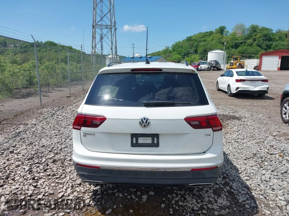 2018 Volkswagen Tiguan SEL with VIN 3VV3B7AX2JM060292, listed as a IAAI auction lot 42274534 with 97,604 mi miles and . Bid and sale history available at DreamBid. Image 16.