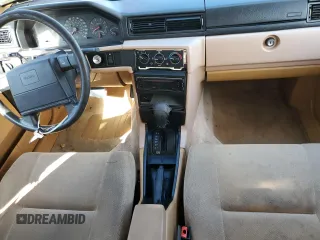 1994 Volvo 900 z VIN YV1JS8615R1180199, wystawiony jako Copart lot #76126714 z przebiegiem 131 713 mil mil oraz Szkody całkowita. Historia ofert i sprzedaży dostępna na DreamBid. Obrazek 8.
