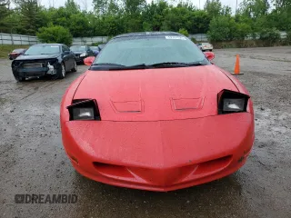 1997 Pontiac Firebird Firebird z VIN 2G2FS22K8V2212377, wystawiony jako Copart lot #59767525 z przebiegiem 131 384 mil mil oraz Czysty tytuł • Clean title. Historia ofert i sprzedaży dostępna na DreamBid. Obrazek 5.