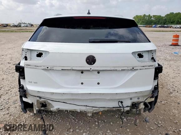 2021 Volkswagen Atlas SE z VIN 1V2PE2CA5MC207941, wystawiony jako Copart lot #62514845 z przebiegiem 98 446 mil mil oraz Czysty tytuł • Clean title. Historia ofert i sprzedaży dostępna na DreamBid. Obrazek 6.