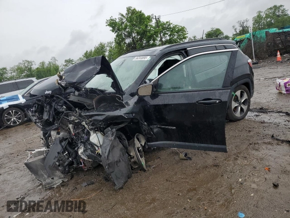 2018 Jeep Compass Latitude z VIN 3C4NJDBB5JT100723, wystawiony jako Copart lot #56203895 z przebiegiem Nie podano mil oraz Szkoda całkowita • Salvage title. Historia ofert i sprzedaży dostępna na DreamBid. Obrazek 1.