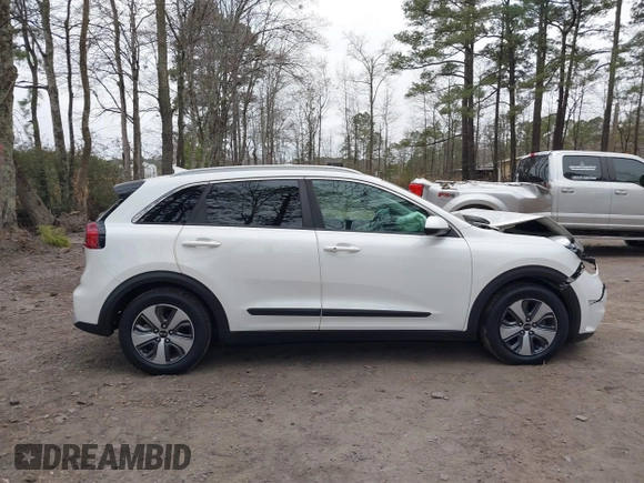 2018 Kia Niro LX with VIN KNDCB3LC5J5204859, listed as a IAAI auction lot 41800970 with 131,040 mi miles. Bid and sale history available at carsss.com. Image 13.