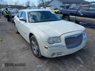 2008 Chrysler 300 C Hemi with VIN 2C3KA63H18H335807, listed as a IAAI auction lot 41986105 with 149,837 mi miles and . Bid and sale history available at carsss.com. Image 1.