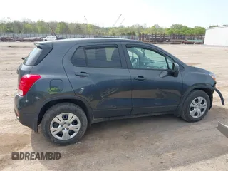 2019 Chevrolet Trax LS with VIN 3GNCJKSB4KL178849, listed as a IAAI auction lot 42006284 with 31,205 mi miles. Bid and sale history available at carsss.com. Image 13.