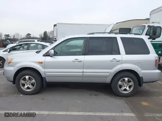 2008 Honda Pilot EX-L with VIN 5FNYF285X8B000937, listed as a IAAI auction lot 41793140 with 205,103 mi miles. Bid and sale history available at carsss.com. Image 14.