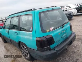 2001 Subaru Forester L with VIN JF1SF63551H762136, listed as a IAAI auction lot 40521706 with 0 mi miles. Bid and sale history available at carsss.com. Image 3.