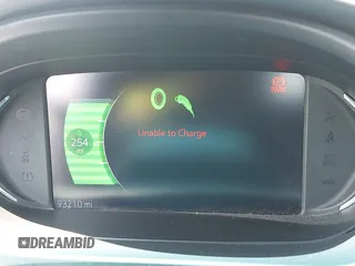 2017 Chevrolet Bolt EV Premier z VIN 1G1FX6S05H4141097, wystawiony jako IAAI lot #42164351 z przebiegiem 93 210 mil mil oraz . Historia ofert i sprzedaży dostępna na DreamBid. Obrazek 7.