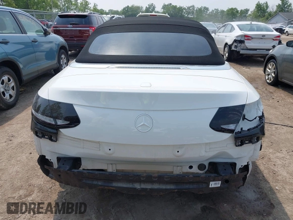 2019 Mercedes-Benz C 300 z VIN WDDWK8EB3KF783527, wystawiony jako IAAI lot #42486292 z przebiegiem 94 889 mil mil oraz . Historia ofert i sprzedaży dostępna na DreamBid. Obrazek 17.