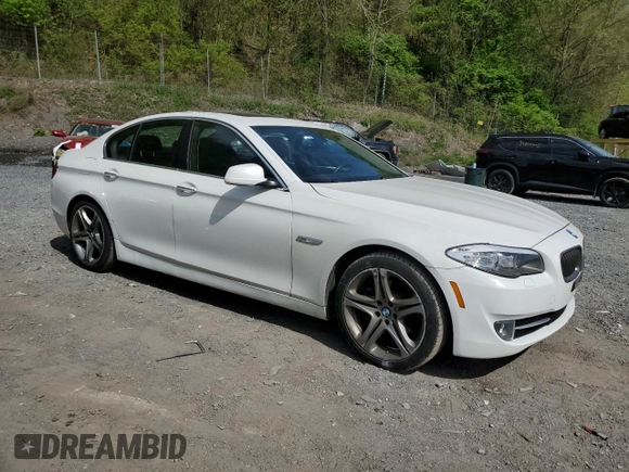 2013 BMW 5 Series 528i xDrive with VIN WBAXH5C55DD107861, listed as a Copart auction lot 55338525 with 91,137 mi miles and Non repairable. Bid and sale history available at DreamBid. Image 4.