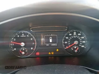 2017 Kia Sorento LX z VIN 5XYPG4A36HG211042, wystawiony jako Copart lot #48977085 z przebiegiem 130 892 mil mil oraz Szkoda całkowita • Salvage title. Historia ofert i sprzedaży dostępna na DreamBid. Obrazek 9.
