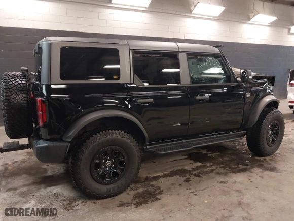 2024 Ford Bronco Wildtrak with VIN 1FMEE2BP3RLA09652, listed as a IAAI auction lot 40731902 with 4,806 mi miles. Bid and sale history available at carsss.com. Image 4.