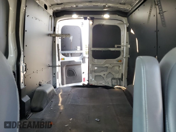 2019 Ford Transit z VIN 1FTYR1CM4KKB14748, wystawiony jako Copart lot #72672364 z przebiegiem 109 236 mil mil oraz Szkoda całkowita • Salvage title. Historia ofert i sprzedaży dostępna na DreamBid. Obrazek 10.