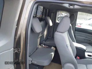 2014 Toyota Tacoma z VIN 5TFTX4CN3EX045892, wystawiony jako IAAI lot #42042571 z przebiegiem 70 445 mil mil oraz . Historia ofert i sprzedaży dostępna na DreamBid. Obrazek 8.