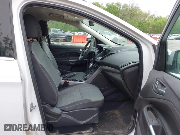 2016 Ford Escape SE with VIN 1FMCU9GX1GUC04085, listed as a IAAI auction lot 42126826 with 130,728 mi miles. Bid and sale history available at carsss.com. Image 5.