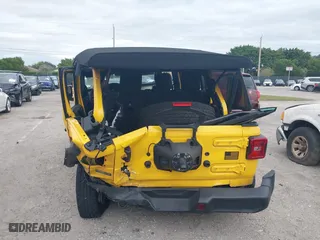 2020 Jeep Wrangler Unlimited Sport Altitude with VIN 1C4HJXDG8LW215899, listed as a IAAI auction lot 40909335 with 41,356 mi miles. Bid and sale history available at carsss.com. Image 6.