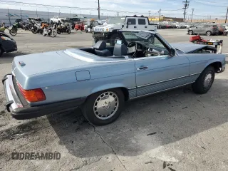 1988 Mercedes-Benz 560 SL with VIN WDBBA48D8JA090190, listed as a Copart auction lot 85241444 with 197,013 mi miles and Salvage Title. Bid and sale history available at carsss.com. Image 3.