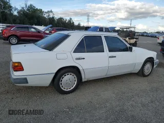 1991 Mercedes-Benz 300 300E with VIN WDBEA30D2MB339701, listed as a Copart auction lot 80088704 with 207,505 mi miles and Salvage Title. Bid and sale history available at carsss.com. Image 3.