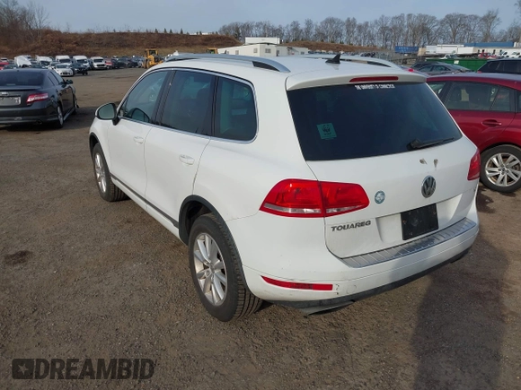 2013 Volkswagen Touareg Exec с VIN WVGEF9BP0DD006992, выставлен на аукционе IAAI как лот 41800140 с пробегом 177 299 миль миль и . История ставок и продаж доступна на DreamBid. Изображение 3.