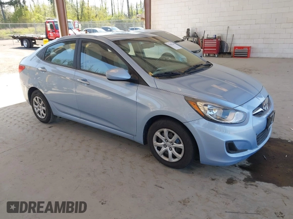 2013 Hyundai Accent GLS with VIN KMHCT4AE9DU556629, listed as a IAAI auction lot 42107644 with 152,274 mi miles. Bid and sale history available at carsss.com. Image 1.