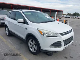 2015 Ford Escape SE with VIN 1FMCU0GX2FUB33893, listed as a IAAI auction lot 41455605 with 128,383 mi miles. Bid and sale history available at carsss.com. Image 1.