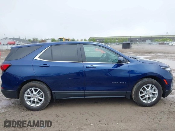 2022 Chevrolet Equinox LT z VIN 3GNAXKEV0NL299751, wystawiony jako IAAI lot #42190371 z przebiegiem 15 448 mil mil oraz . Historia ofert i sprzedaży dostępna na DreamBid. Obrazek 13.