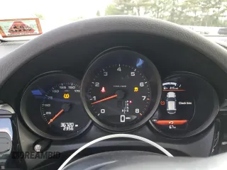 2018 Porsche Macan z VIN WP1AA2A52JLB21473, wystawiony jako Copart lot #58467485 z przebiegiem 36 720 mil mil oraz Szkoda całkowita • Salvage title. Historia ofert i sprzedaży dostępna na DreamBid. Obrazek 9.