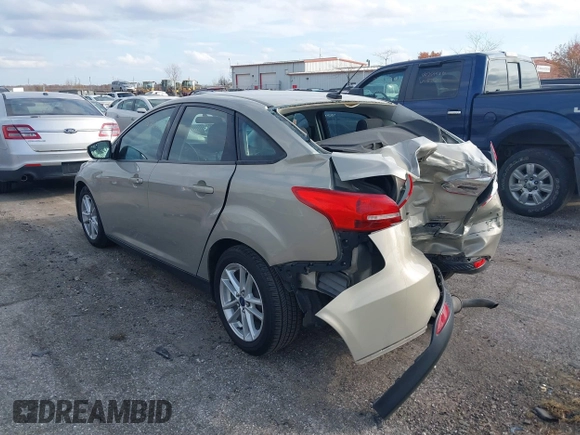 2015 Ford Focus SE with VIN 1FADP3F22FL384125, listed as a IAAI auction lot 40746333 with 53,530 mi miles. Bid and sale history available at carsss.com. Image 3.