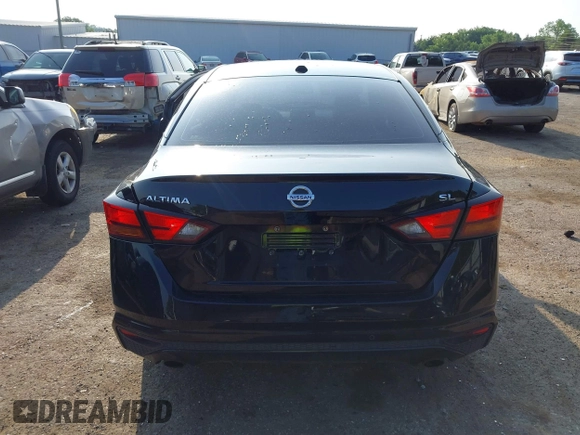 2019 Nissan Altima 2.5 SL with VIN 1N4BL4EVXKC120729, listed as a IAAI auction lot 39457605 with 132,189 mi miles. Bid and sale history available at carsss.com. Image 16.