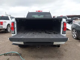 2008 GMC Sierra Denali z VIN 2GTEK638381328517, wystawiony jako IAAI lot #42074746 z przebiegiem 193 833 mil mil oraz . Historia ofert i sprzedaży dostępna na DreamBid. Obrazek 17.