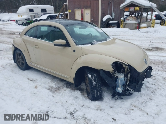 2019 Volkswagen Beetle S с VIN 3VWFD7AT1KM703684, выставлен на аукционе IAAI как лот 41571691 с пробегом 111 180 миль миль и . История ставок и продаж доступна на DreamBid. Изображение 1.