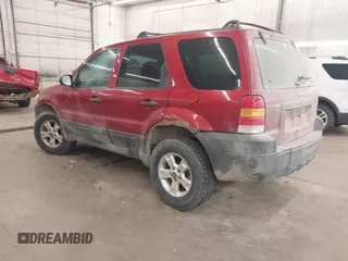 2006 Ford Escape XLT with VIN 1FMYU93176KD47219, listed as a IAAI auction lot 41785112 with 247,175 mi miles. Bid and sale history available at carsss.com. Image 3.