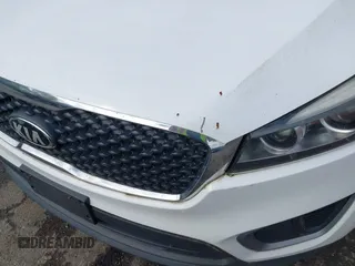 2017 Kia Sorento LX with VIN 5XYPGDA54HG221439, listed as a IAAI auction lot 42218760 with 152,475 mi miles and . Bid and sale history available at carsss.com. Image 17.