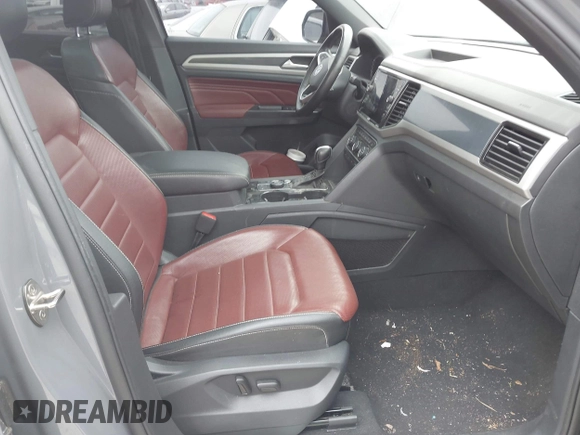 2021 Volkswagen Atlas SEL Premium with VIN 1V2TE2CA7MC207972, listed as a IAAI auction lot 41678429 with 111,486 mi miles and . Bid and sale history available at DreamBid. Image 5.