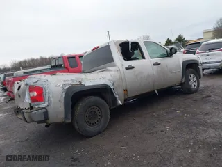 2007 Chevrolet Silverado 1500 LS with VIN 2GCEK13C071562250, listed as a IAAI auction lot 41093124 with 210,192 mi miles. Bid and sale history available at carsss.com. Image 4.