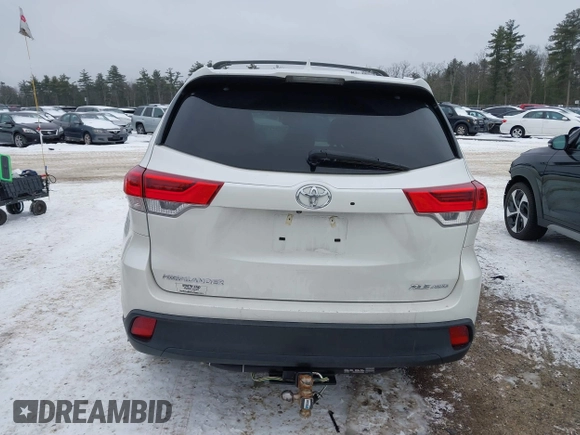 2018 Toyota Highlander SE z VIN 5TDJZRFH3JS556538, wystawiony jako IAAI lot #41470898 z przebiegiem 149 464 mil mil oraz . Historia ofert i sprzedaży dostępna na DreamBid. Obrazek 17.