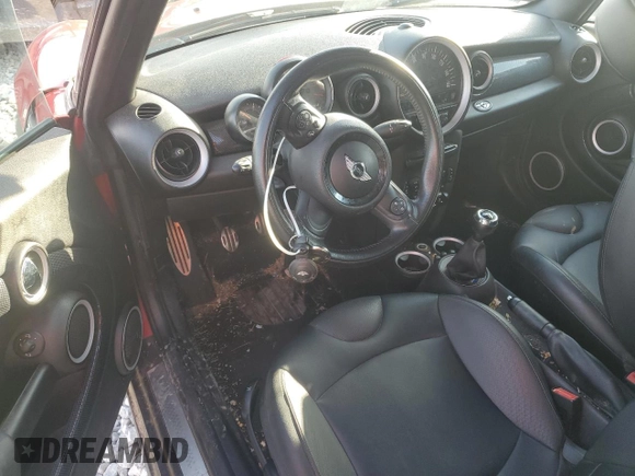 2015 MINI Convertible S с VIN WMWZP3C57FT299177, выставлен на аукционе Copart как лот 43277825 с пробегом 79 454 миль миль и Списание • Salvage title. История ставок и продаж доступна на DreamBid. Изображение 8.