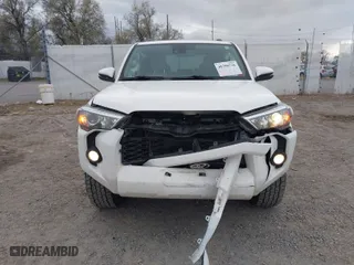 2020 Toyota 4Runner SR5 with VIN JTEBU5JR8L5758906, listed as a IAAI auction lot 40790726 with 69,848 mi miles. Bid and sale history available at carsss.com. Image 12.
