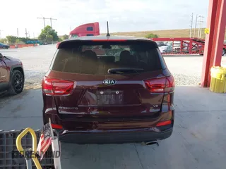 2020 Kia Sorento LX V6 with VIN 5XYPG4A52LG615577, listed as a IAAI auction lot 41865205 with 106,197 mi miles. Bid and sale history available at carsss.com. Image 16.