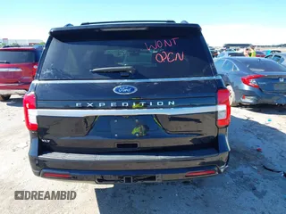 2022 Ford Expedition XLT z VIN 1FMJU1HTXNEA03300, wystawiony jako IAAI lot #42218479 z przebiegiem 32 300 mil mil oraz . Historia ofert i sprzedaży dostępna na DreamBid. Obrazek 16.