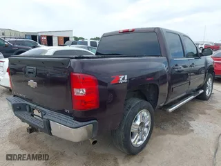 2008 Chevrolet Silverado 1500 LT w/1LT with VIN 2GCEK13J281331057, listed as a IAAI auction lot 41949729 with 276,931 mi miles. Bid and sale history available at carsss.com. Image 4.