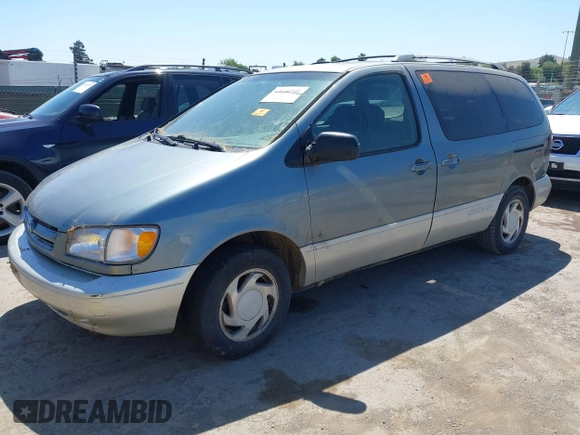 2000 Toyota Sienna LE with VIN 4T3ZF13C3YU248333, listed as a IAAI auction lot 42149735 with 1 mi miles. Bid and sale history available at carsss.com. Image 2.
