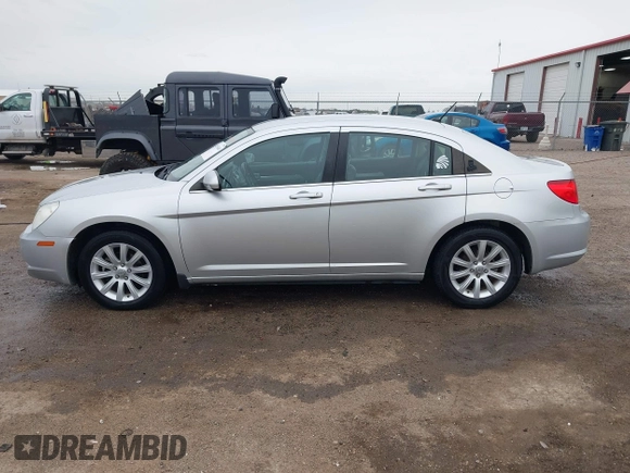 2010 Chrysler Sebring Limited with VIN 1C3CC5FB3AN202530, listed as a IAAI auction lot 41933640 with 108,198 mi miles. Bid and sale history available at carsss.com. Image 14.