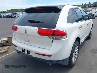 2012 Lincoln MKX z VIN 2LMDJ8JKXCBL01858, wystawiony jako IAAI lot #42221692 z przebiegiem 89 470 mil mil oraz . Historia ofert i sprzedaży dostępna na DreamBid. Obrazek 6.