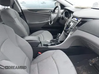 2012 Hyundai Sonata Hybrid z VIN KMHEC4A40CA031572, wystawiony jako IAAI lot #42161534 z przebiegiem 67 663 mil mil oraz . Historia ofert i sprzedaży dostępna na DreamBid. Obrazek 5.