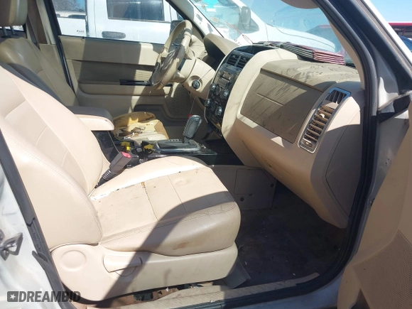 2009 Ford Escape Limited with VIN 1FMCU04709KA21968, listed as a IAAI auction lot 41769348 with 200,805 mi miles. Bid and sale history available at carsss.com. Image 5.