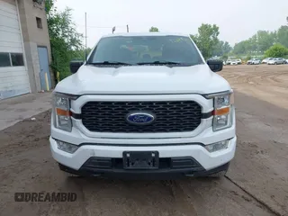 2022 Ford F-150 XL z VIN 1FTEW1EP1NKE50669, wystawiony jako IAAI lot #42294888 z przebiegiem 77 191 mil mil oraz . Historia ofert i sprzedaży dostępna na DreamBid. Obrazek 12.